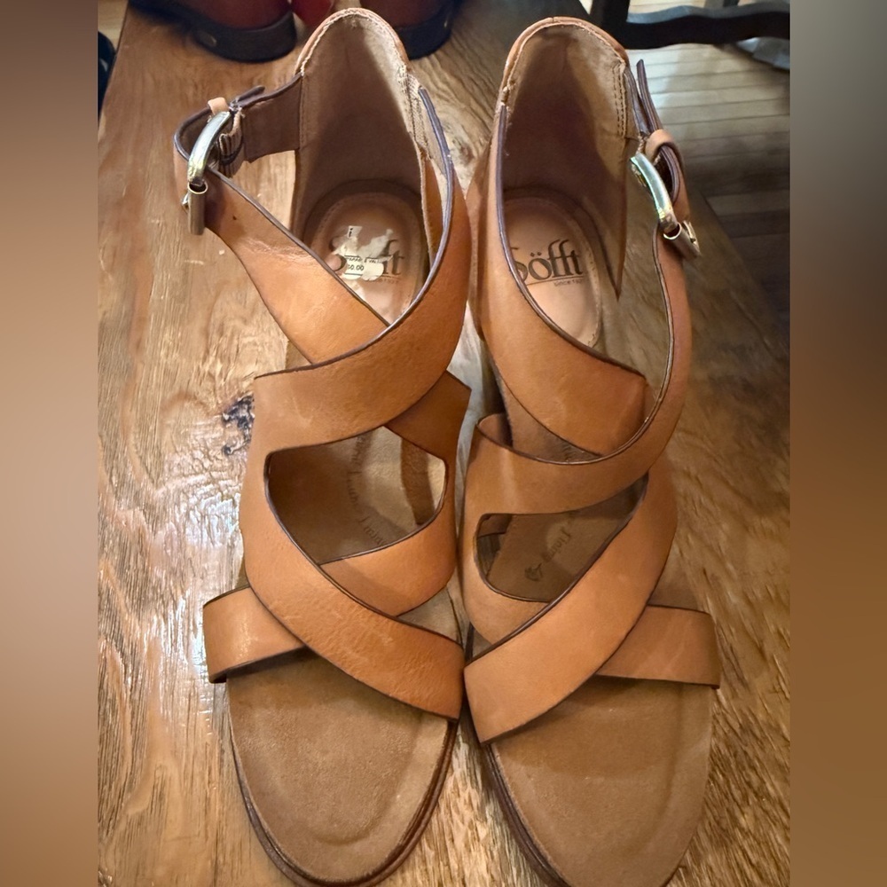 Sofft Tan Strappy Heel Sandals never worn